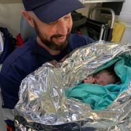 Partos de emergência: bebês nascem fora da maternidade com a ajuda do SAMU