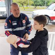 Em Blumenau, Saúde promove ação para ensinar Reanimação Cardiopulmonar