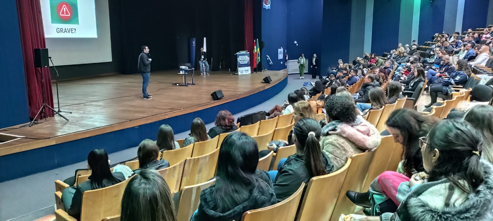 simposio emergencia clinicas capa